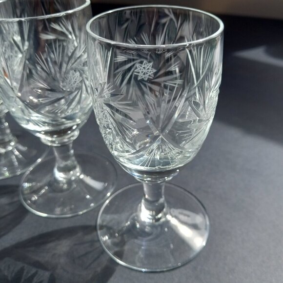 Crystal Liqueur Glasses Set of 4 Vintage Pinwheel Tulip Stemmed Glasses - Picture 2 of 9